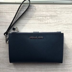 NWOT MICHAEL KORS WRISTLET